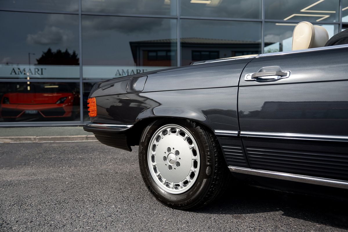 MERCEDES BENZ 500 SL (R107)