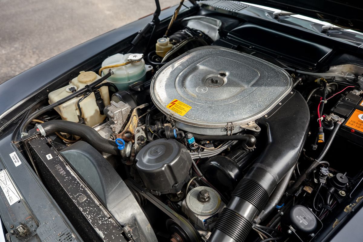 MERCEDES BENZ SL500 V8 R107