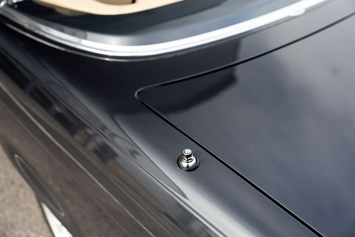 MERCEDES BENZ SL500 V8 R107
