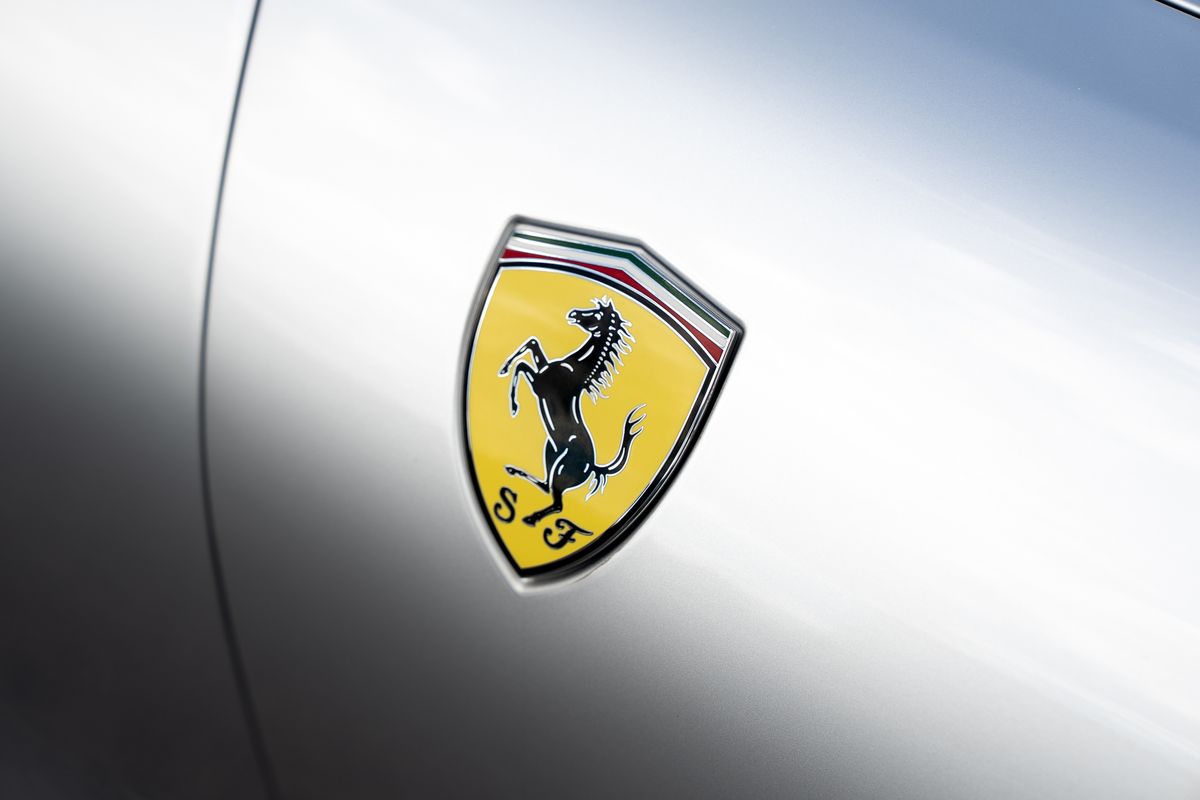 FERRARI ROMA SEMI - AUTO V8