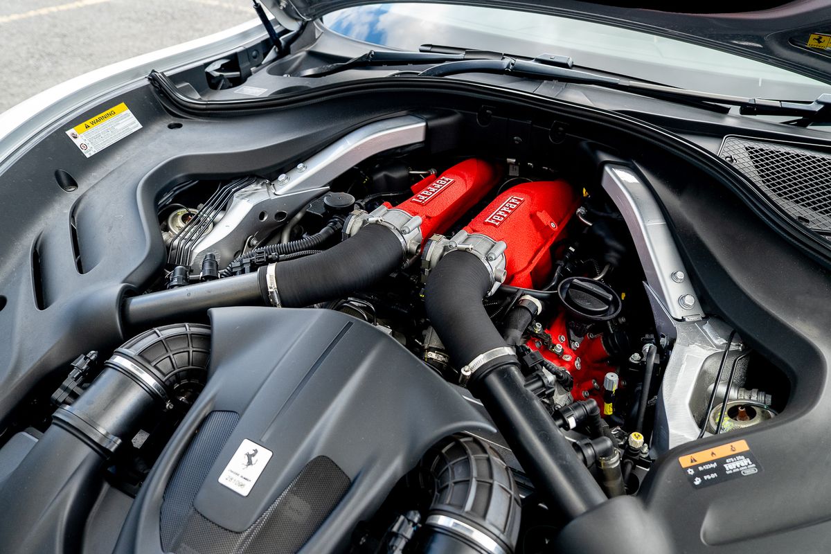 FERRARI ROMA SEMI - AUTO V8