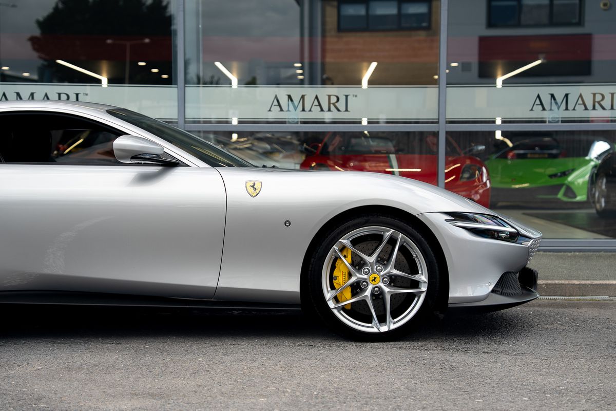 FERRARI ROMA SEMI - AUTO V8