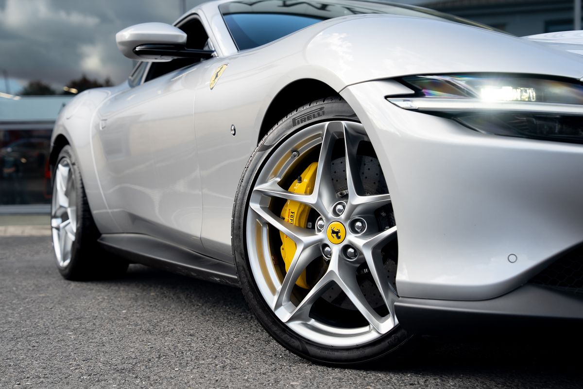 FERRARI ROMA SEMI - AUTO V8