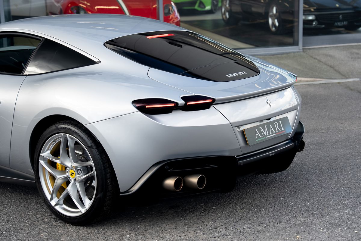 FERRARI ROMA SEMI - AUTO V8