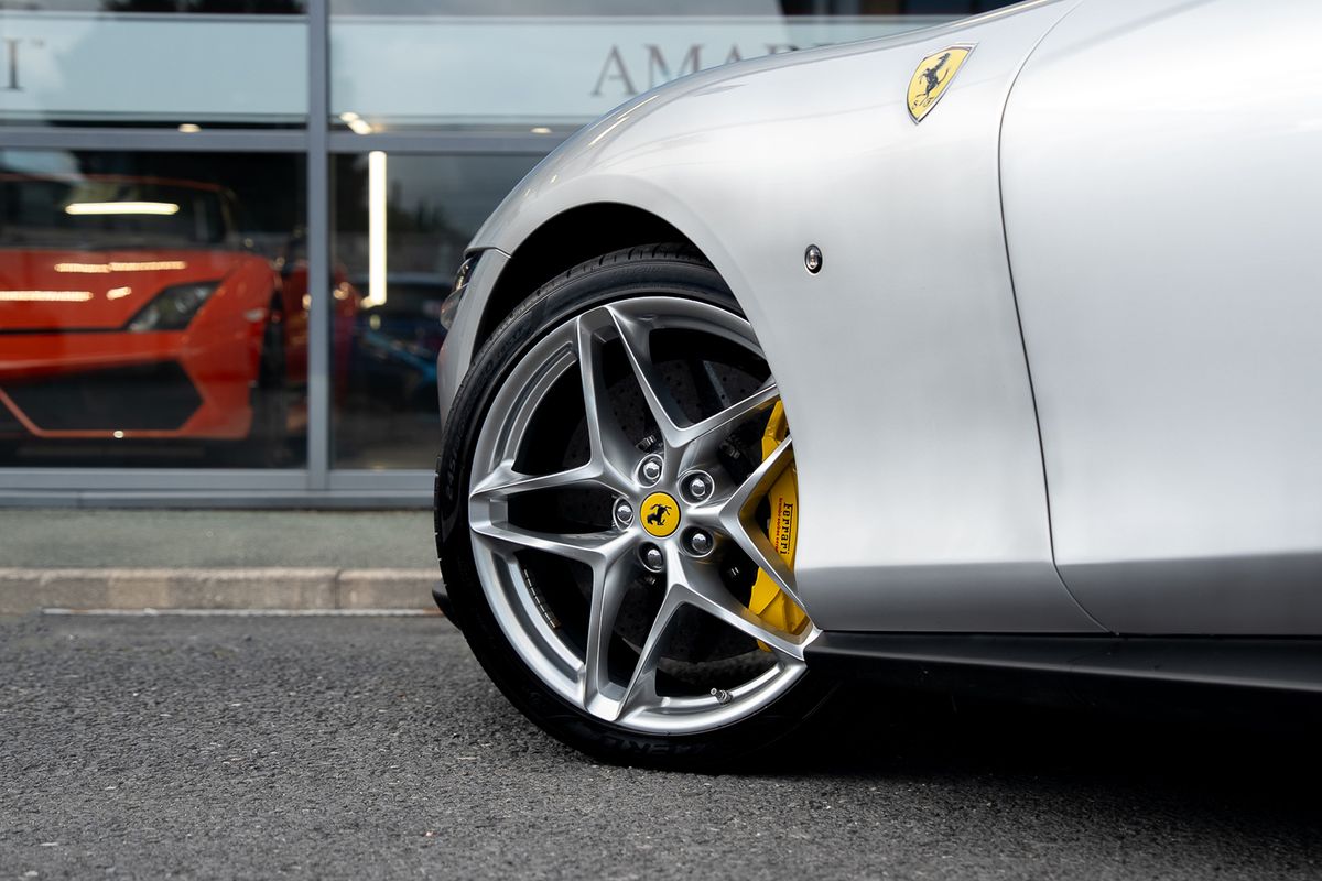 FERRARI ROMA SEMI - AUTO V8