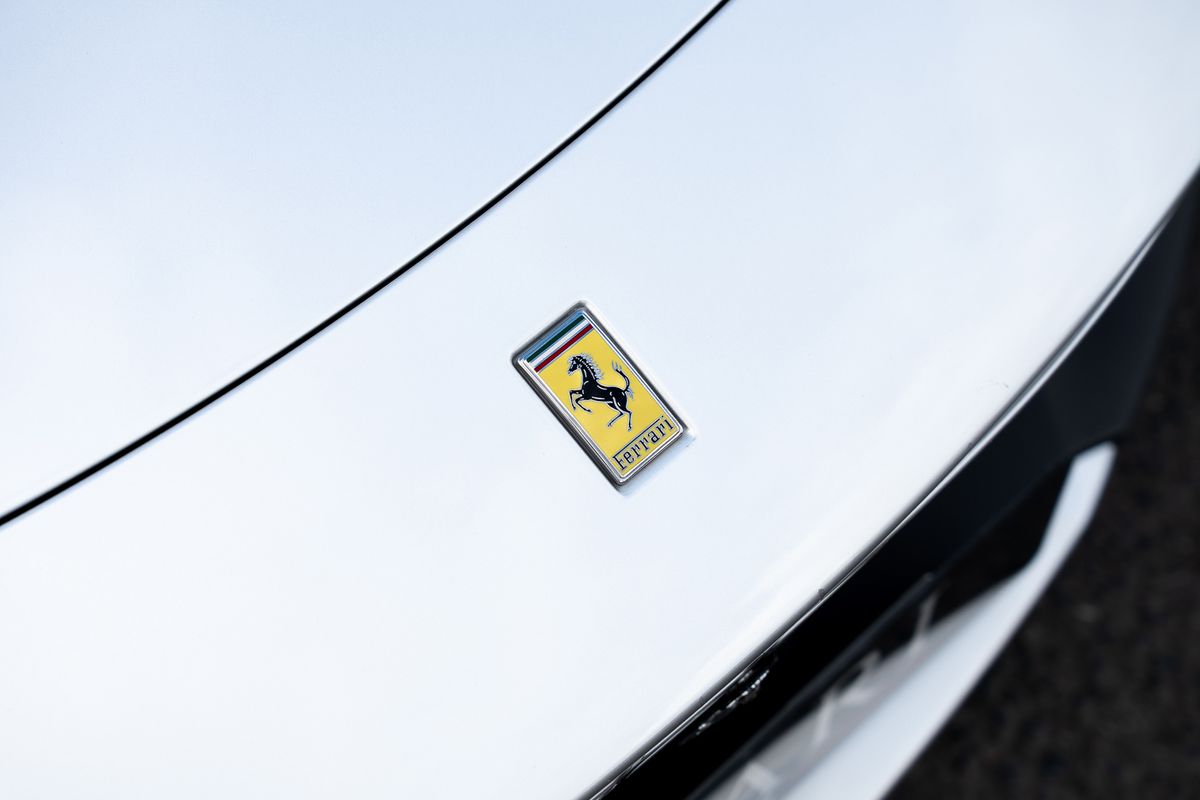 FERRARI ROMA SEMI - AUTO V8