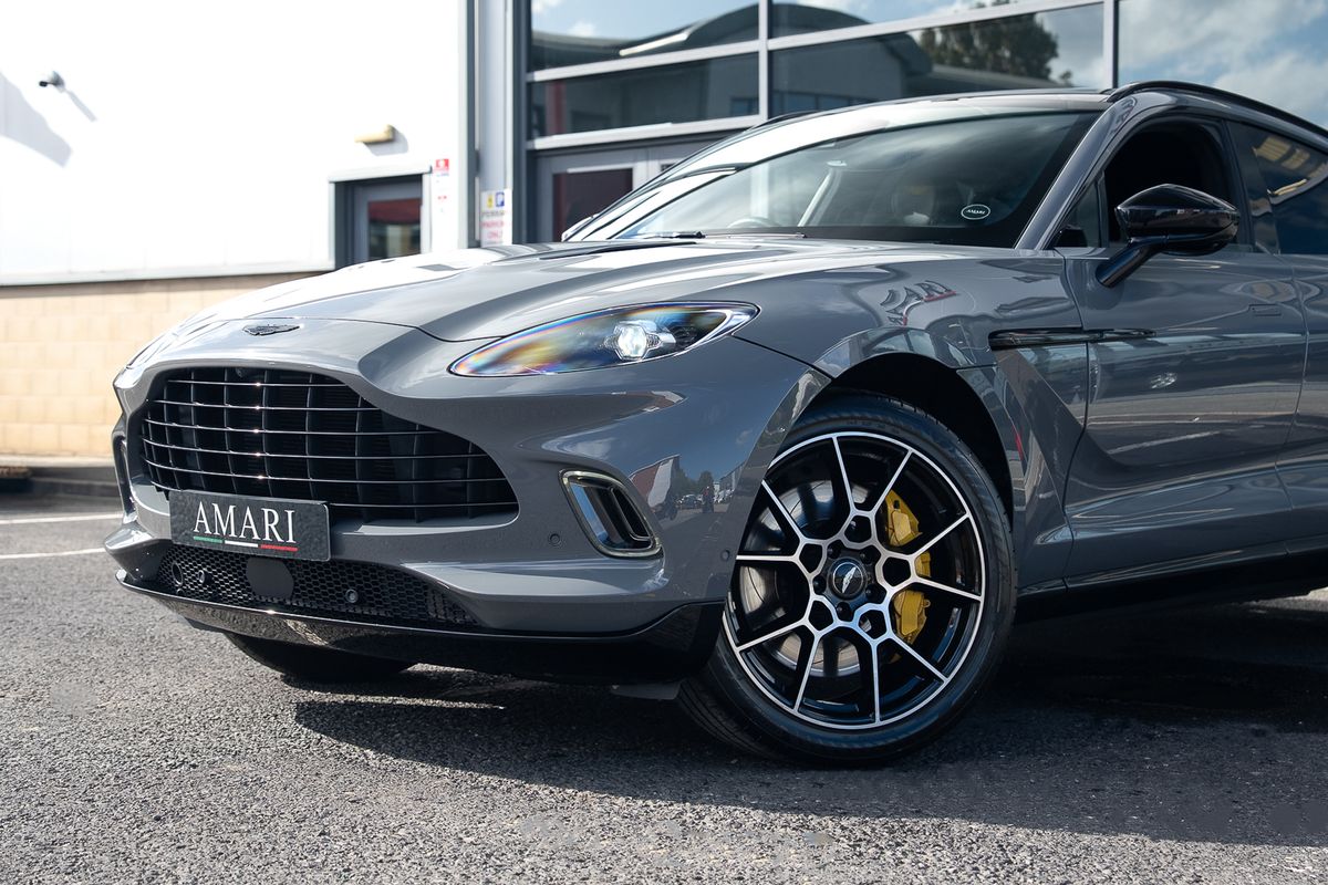 ASTON MARTIN DBX V8 AUTO