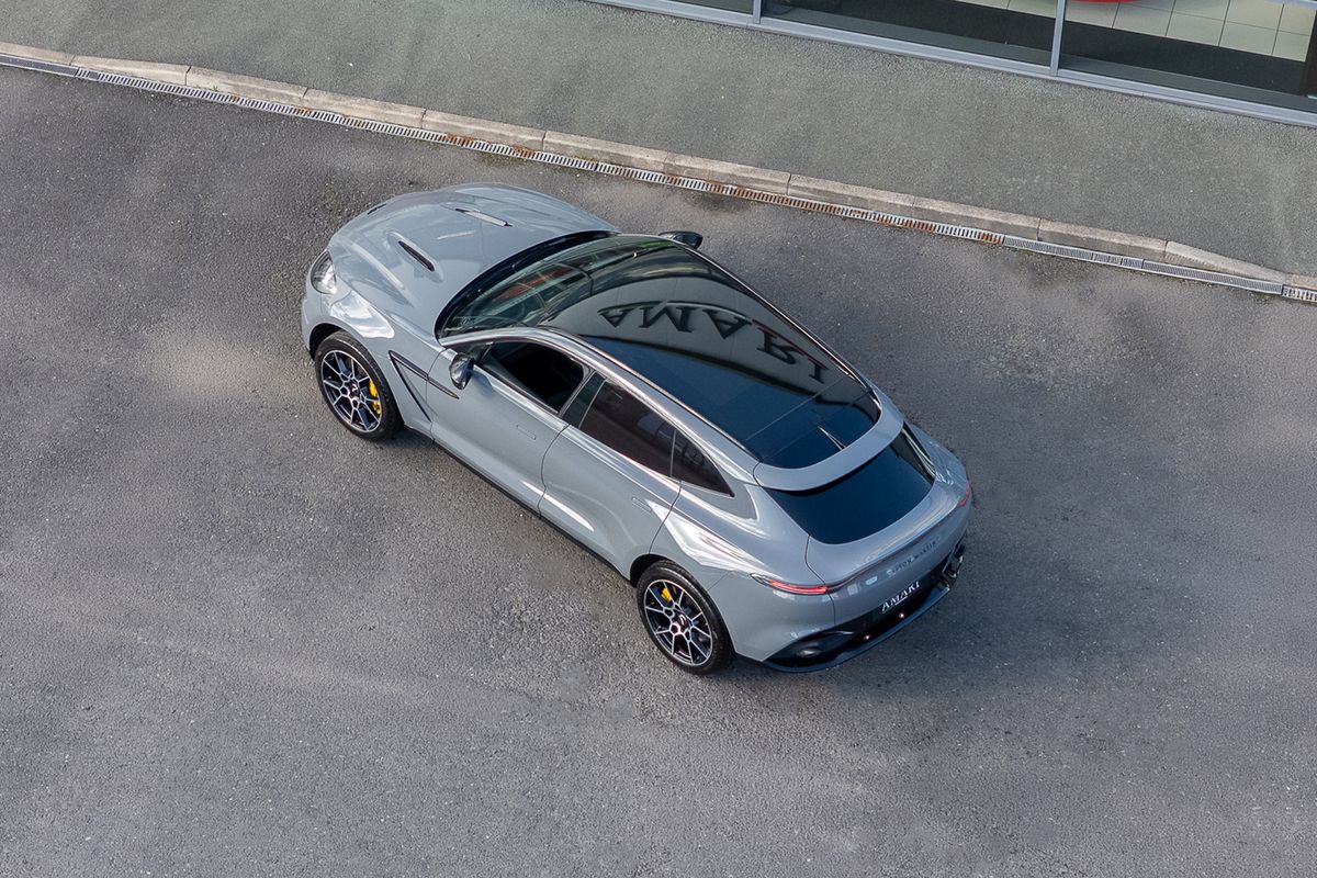 ASTON MARTIN DBX V8 AUTO
