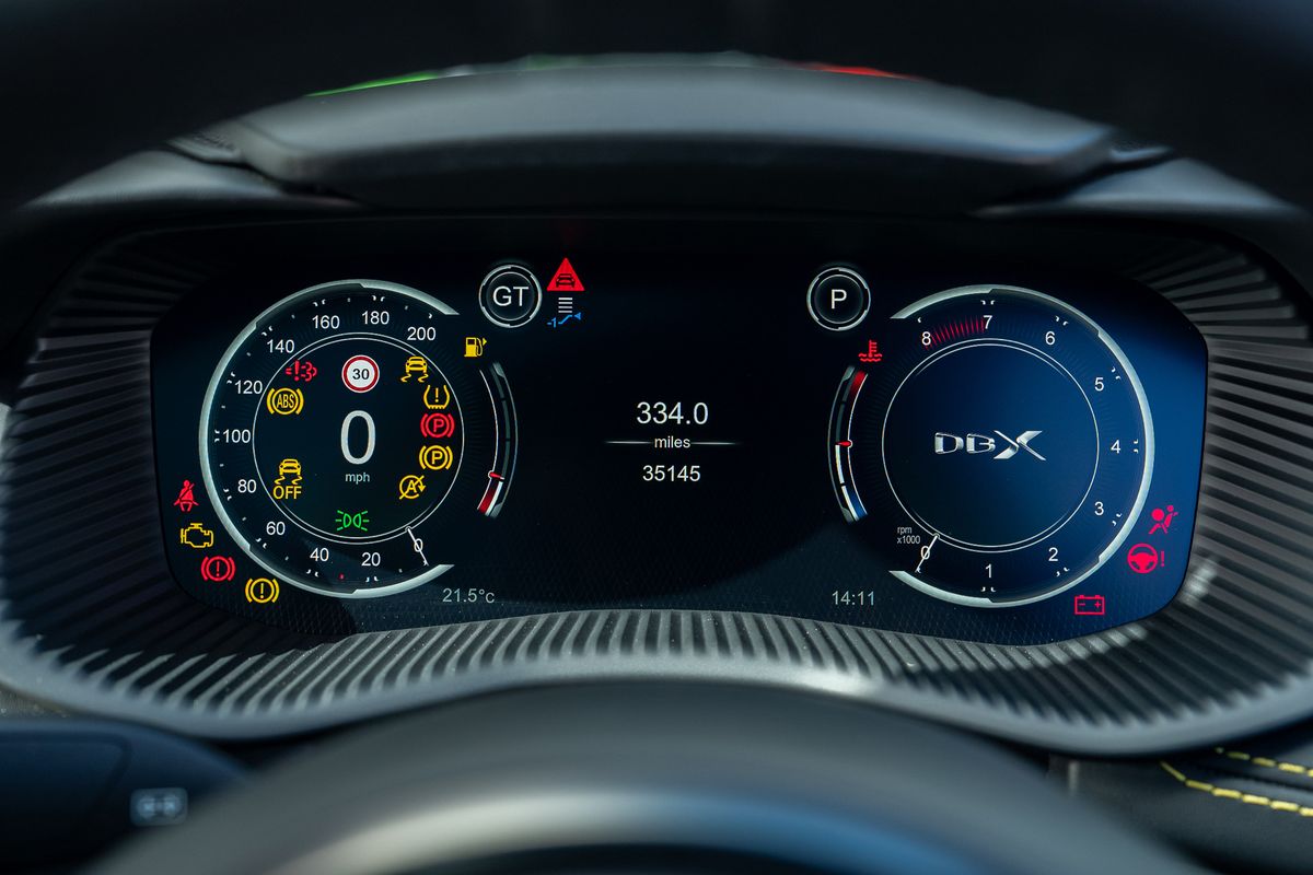 ASTON MARTIN DBX V8 AUTO