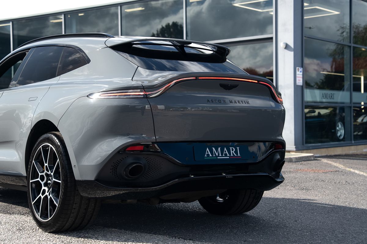 ASTON MARTIN DBX V8 AUTO