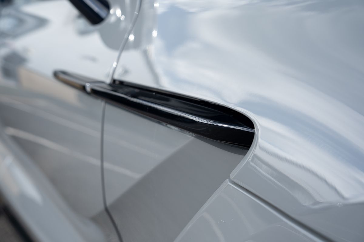 ASTON MARTIN DBX V8 AUTO