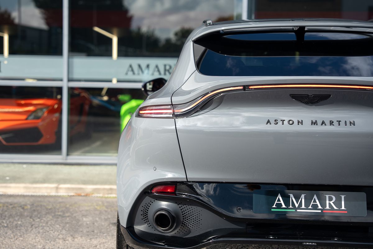 ASTON MARTIN DBX V8 AUTO