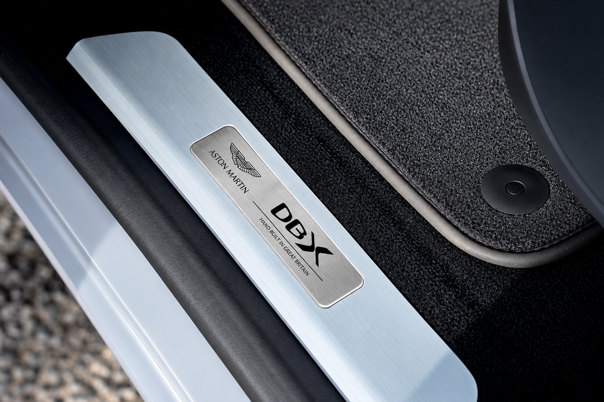 ASTON MARTIN DBX V8 AUTO