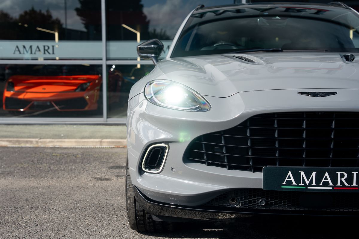 ASTON MARTIN DBX V8 AUTO