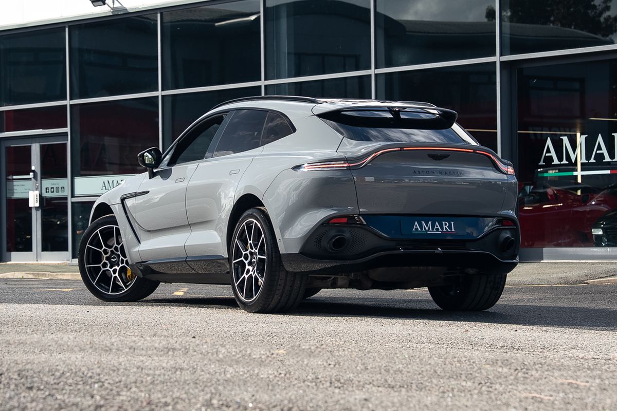 ASTON MARTIN DBX V8 AUTO