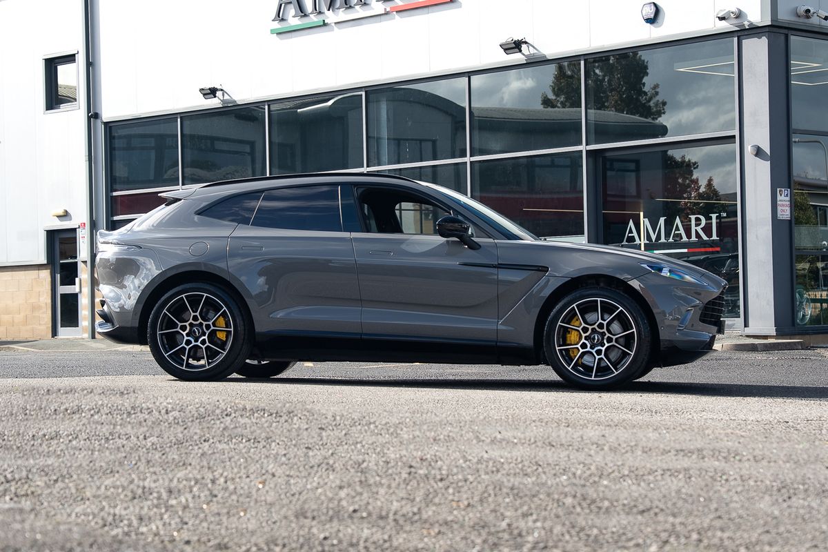 ASTON MARTIN DBX V8 AUTO