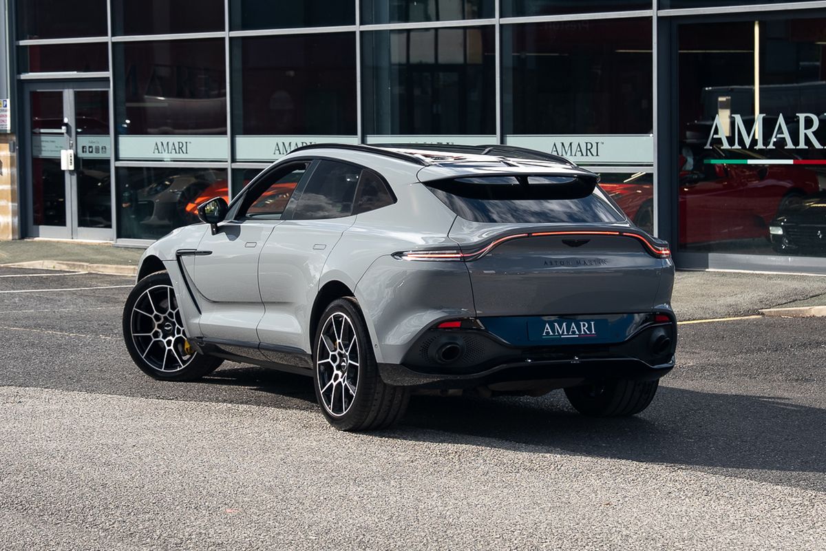 ASTON MARTIN DBX V8 AUTO