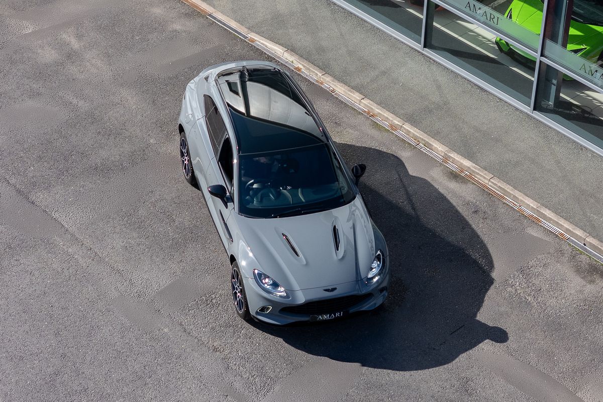 ASTON MARTIN DBX V8 AUTO