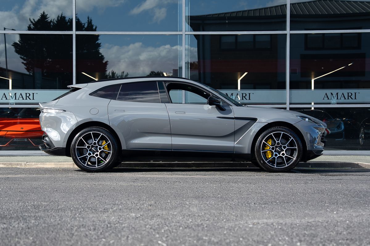 ASTON MARTIN DBX V8 AUTO