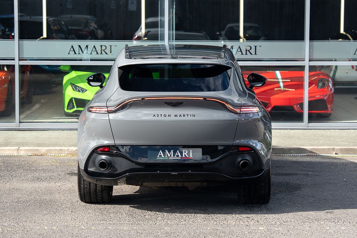 ASTON MARTIN DBX V8 AUTO