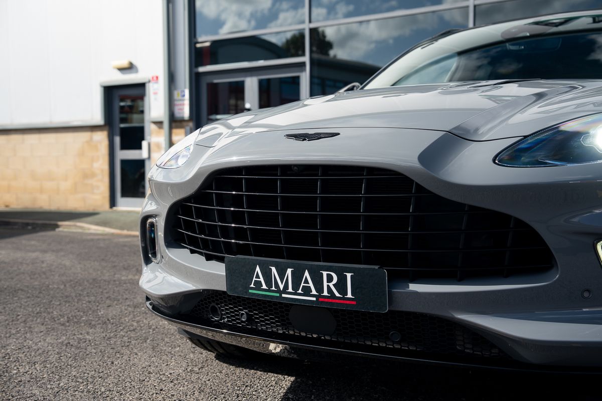 ASTON MARTIN DBX V8 AUTO