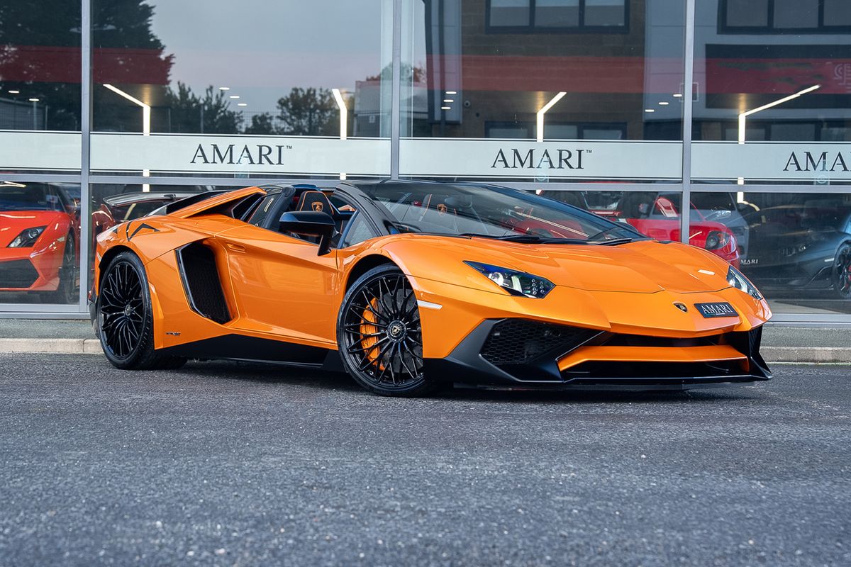 LAMBORGHINI AVENTADOR LP 750-4 SV ROADSTER