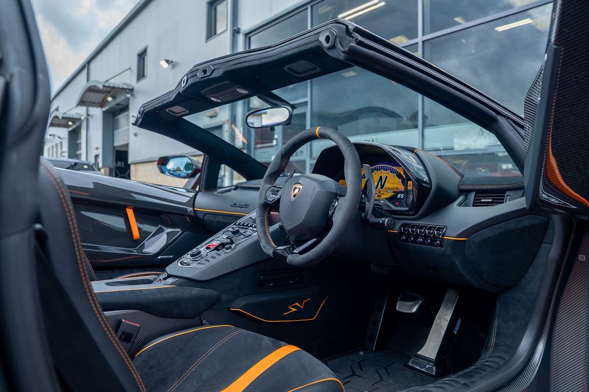 LAMBORGHINI AVENTADOR LP 750-4 SV ROADSTER