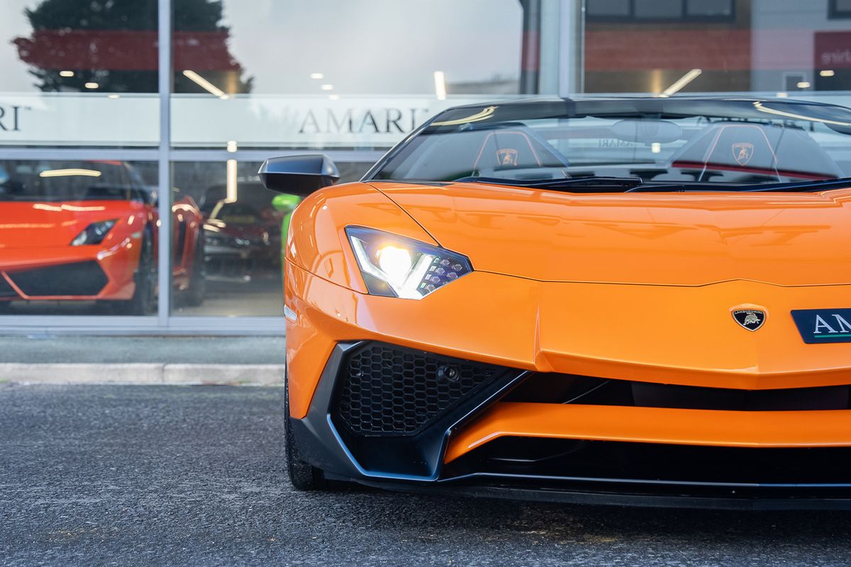 LAMBORGHINI AVENTADOR LP 750-4 SV ROADSTER