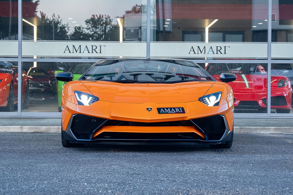 LAMBORGHINI AVENTADOR LP 750-4 SV ROADSTER