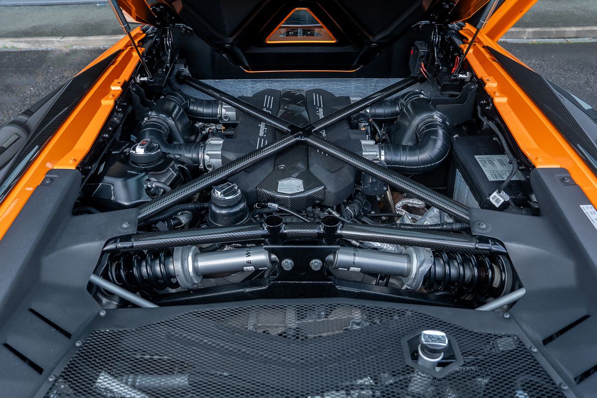 LAMBORGHINI AVENTADOR LP 750-4 SV ROADSTER
