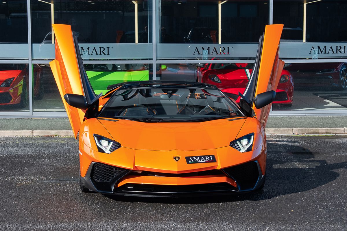 LAMBORGHINI AVENTADOR SV ROADSTER LP 750-4