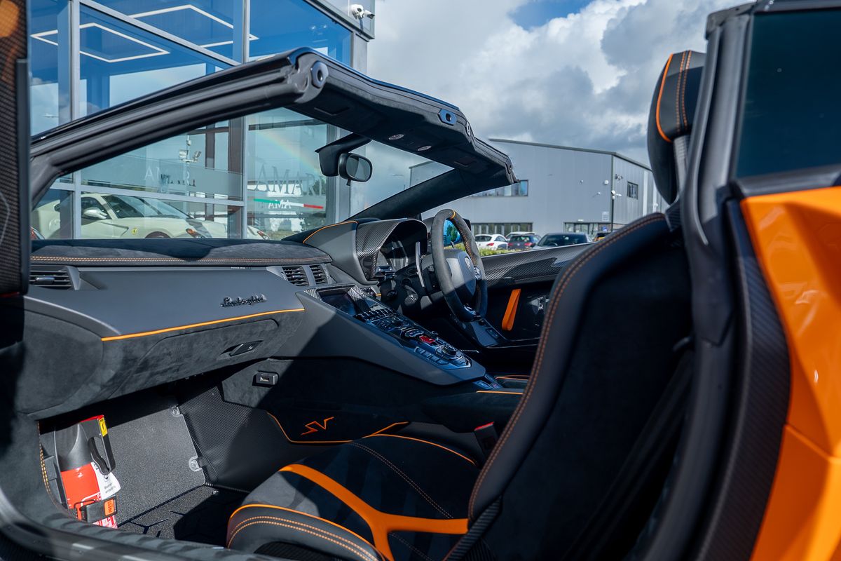 LAMBORGHINI AVENTADOR LP 750-4 SV ROADSTER