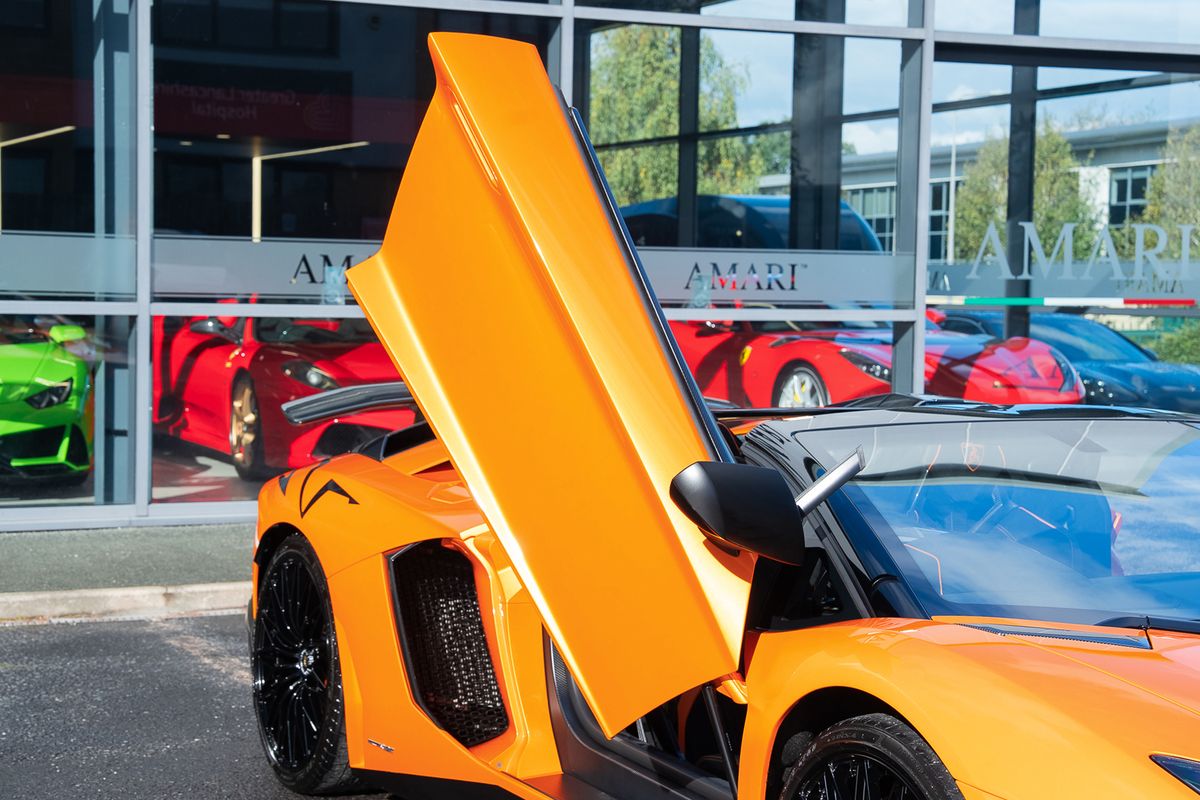 LAMBORGHINI AVENTADOR SV ROADSTER LP 750-4
