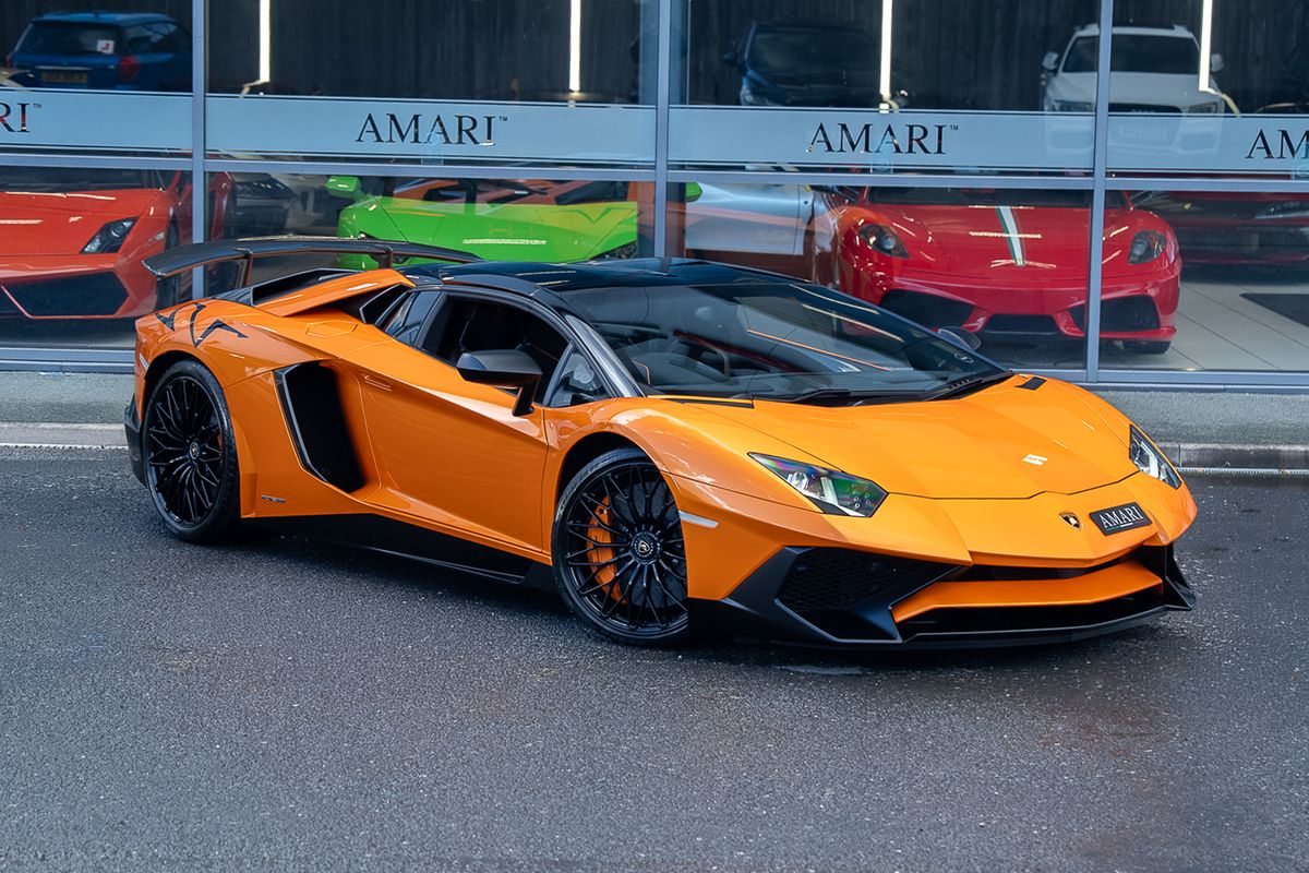 LAMBORGHINI AVENTADOR LP 750-4 SV ROADSTER