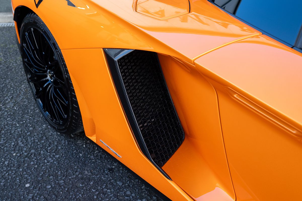 LAMBORGHINI AVENTADOR LP 750-4 SV ROADSTER