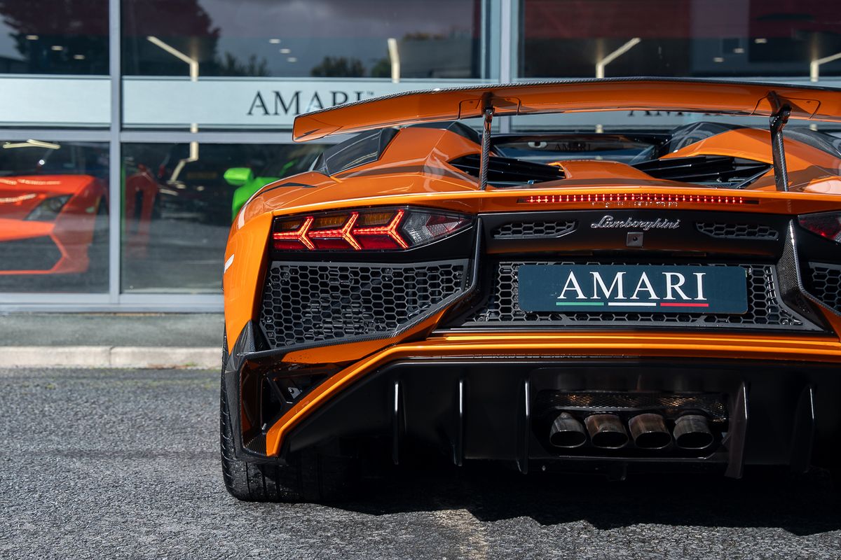 LAMBORGHINI AVENTADOR LP 750-4 SV ROADSTER