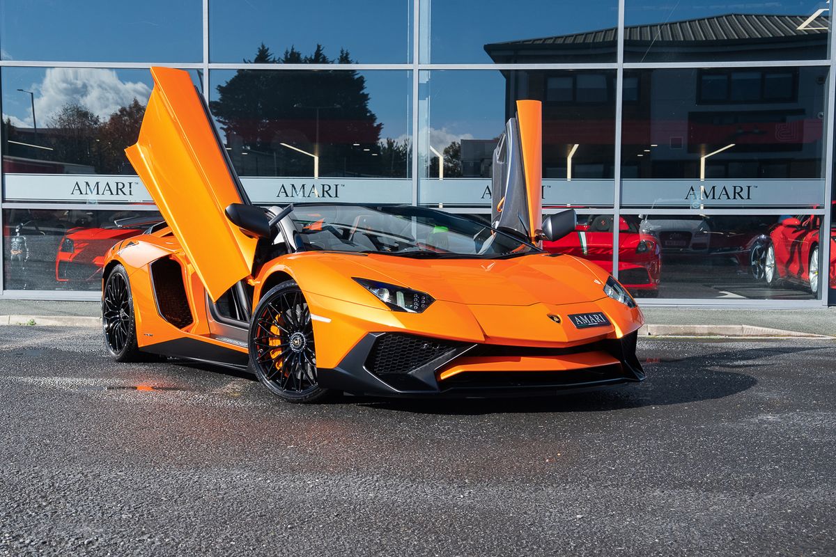 LAMBORGHINI AVENTADOR SV ROADSTER LP 750-4