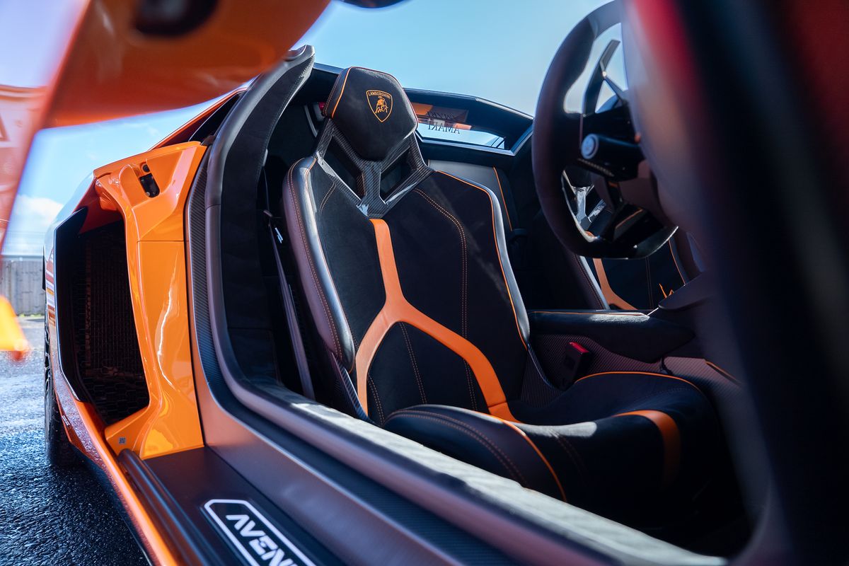 LAMBORGHINI AVENTADOR LP 750-4 SV ROADSTER