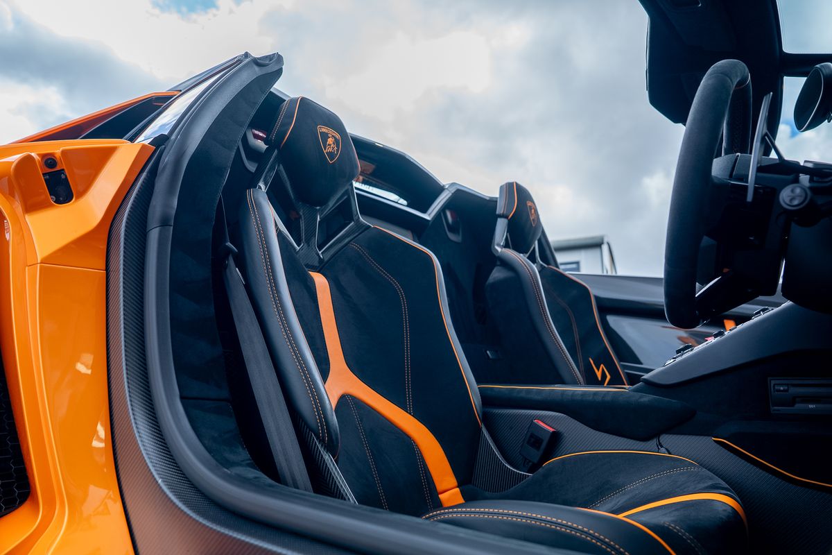 LAMBORGHINI AVENTADOR LP 750-4 SV ROADSTER