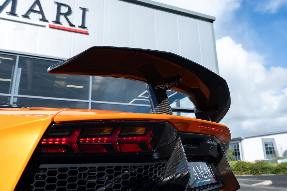 LAMBORGHINI AVENTADOR LP 750-4 SV ROADSTER