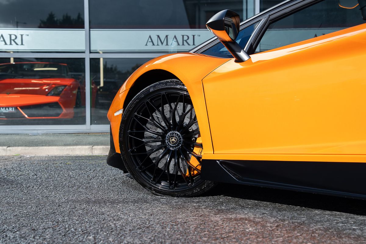 LAMBORGHINI AVENTADOR LP 750-4 SV ROADSTER