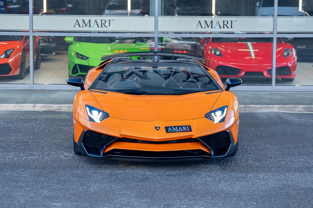 LAMBORGHINI AVENTADOR LP 750-4 SV ROADSTER