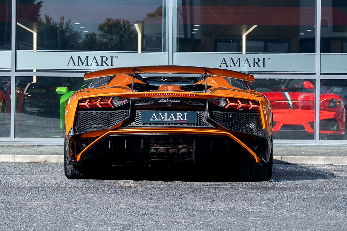 LAMBORGHINI AVENTADOR LP 750-4 SV ROADSTER
