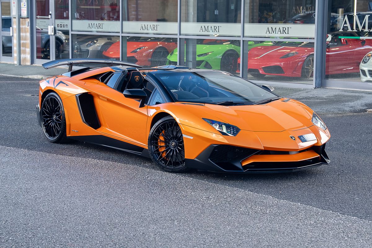 LAMBORGHINI AVENTADOR LP 750-4 SV ROADSTER