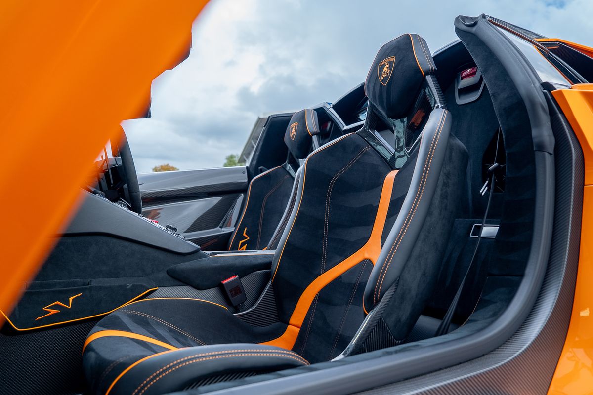 LAMBORGHINI AVENTADOR LP 750-4 SV ROADSTER