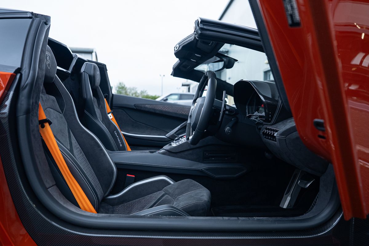 LAMBORGHINI AVENTADOR LP 780-4 ULTIMAE ROADSTER