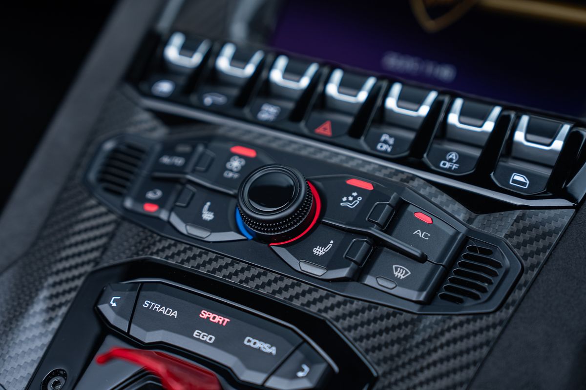 LAMBORGHINI AVENTADOR LP 780-4 ULTIMAE ROADSTER