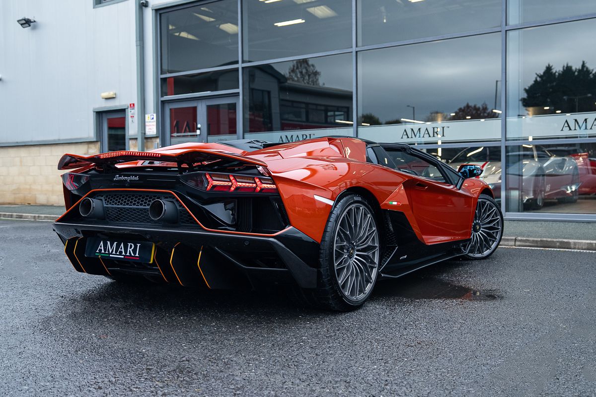 LAMBORGHINI AVENTADOR LP 780-4 ULTIMAE ROADSTER
