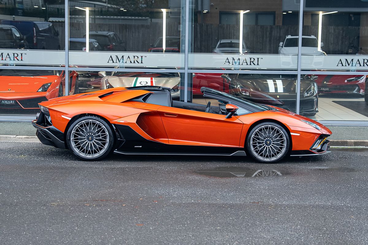 LAMBORGHINI AVENTADOR LP 780-4 ULTIMAE ROADSTER