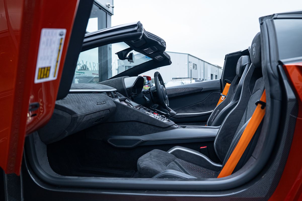 LAMBORGHINI AVENTADOR LP 780-4 ULTIMAE ROADSTER